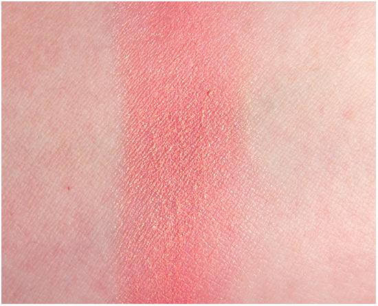 The-Body-Shop-Highlighting-Dome-02-Swatches