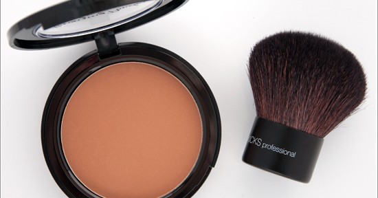 kicks bronzing powder kabuki brush