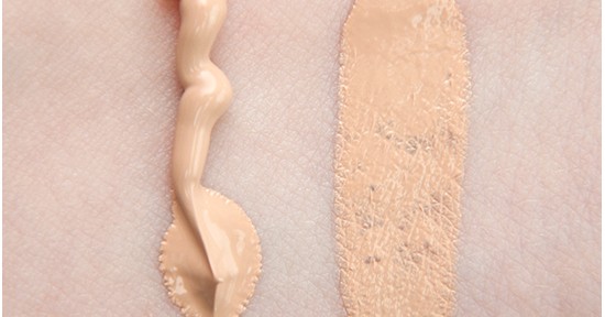 Chanel CC Cream Beige Rose Swatches