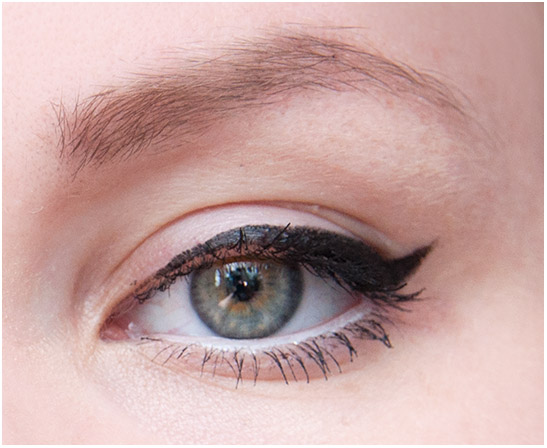 The-Body-Shop-Smoky-2-in-1-Gel-Liner