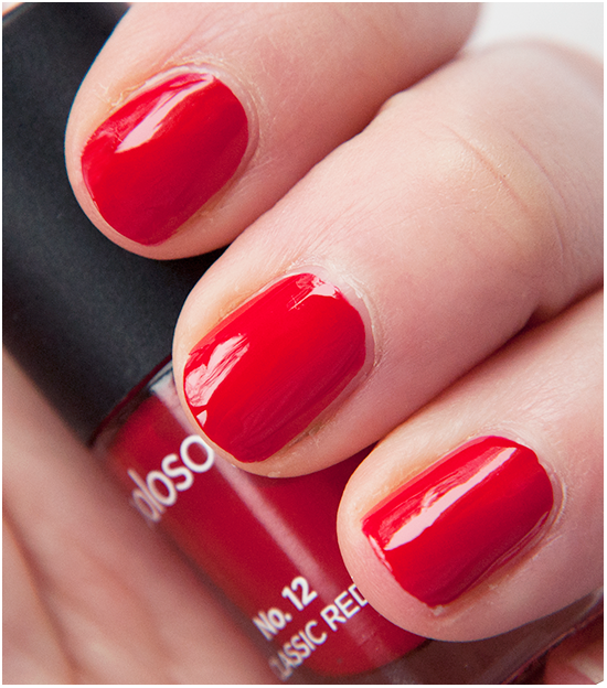 Apolosophy-Classic-Red-Nailpolish