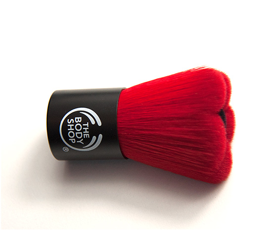 The Body Shop Smoky Poppy Blusher Brush