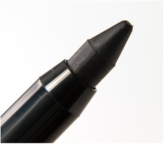 UNE Absolute Blacks Eyeliner Stylo E01