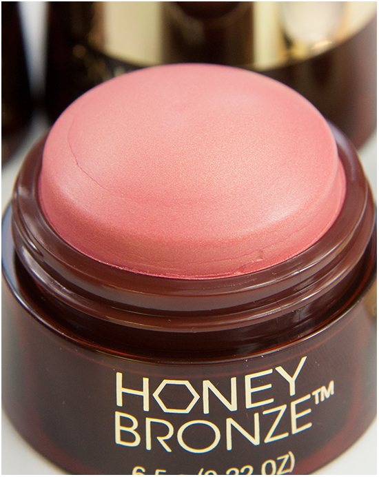 The-Body-Shop-Highlighting-Dome-01-Coral