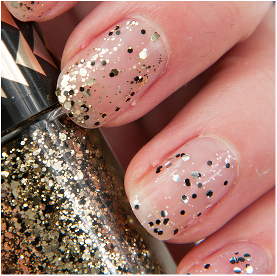 The-Body-Shop-Silver-Gold-Sequins-Colour-Crush-Nails-Swatches002