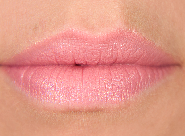 HM Powder Puff Cream Colour Lipstick Lips Swatches