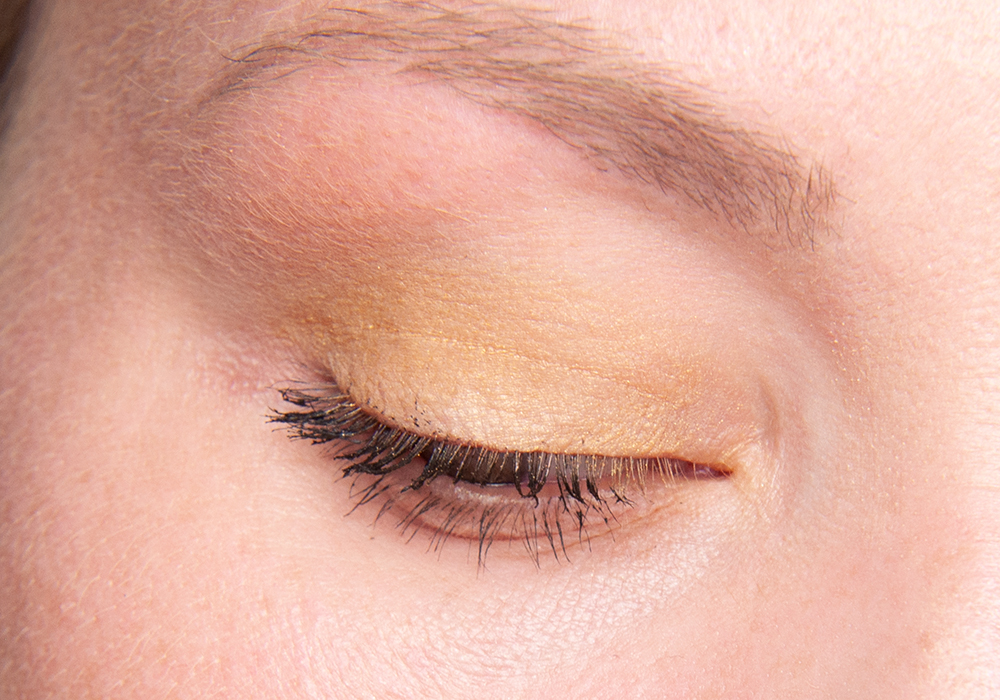 H&M Mandarin Gold Eye Colour Swatch Eyes