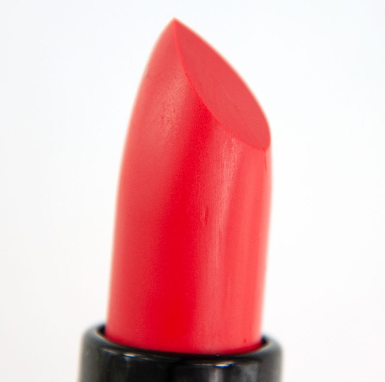 Claudia True Red (170) Lipstick Recension, Swatches, Bilder