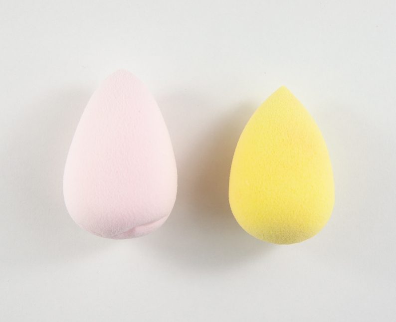 Apolosophy Blending Sponge vs BeautyBlender Blender